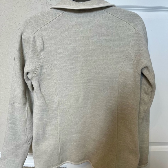 Patagonia Women’s Better Sweater 1/4 Zip Medium - Picture 4 of 4